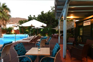 facilities villa katerina pool bar